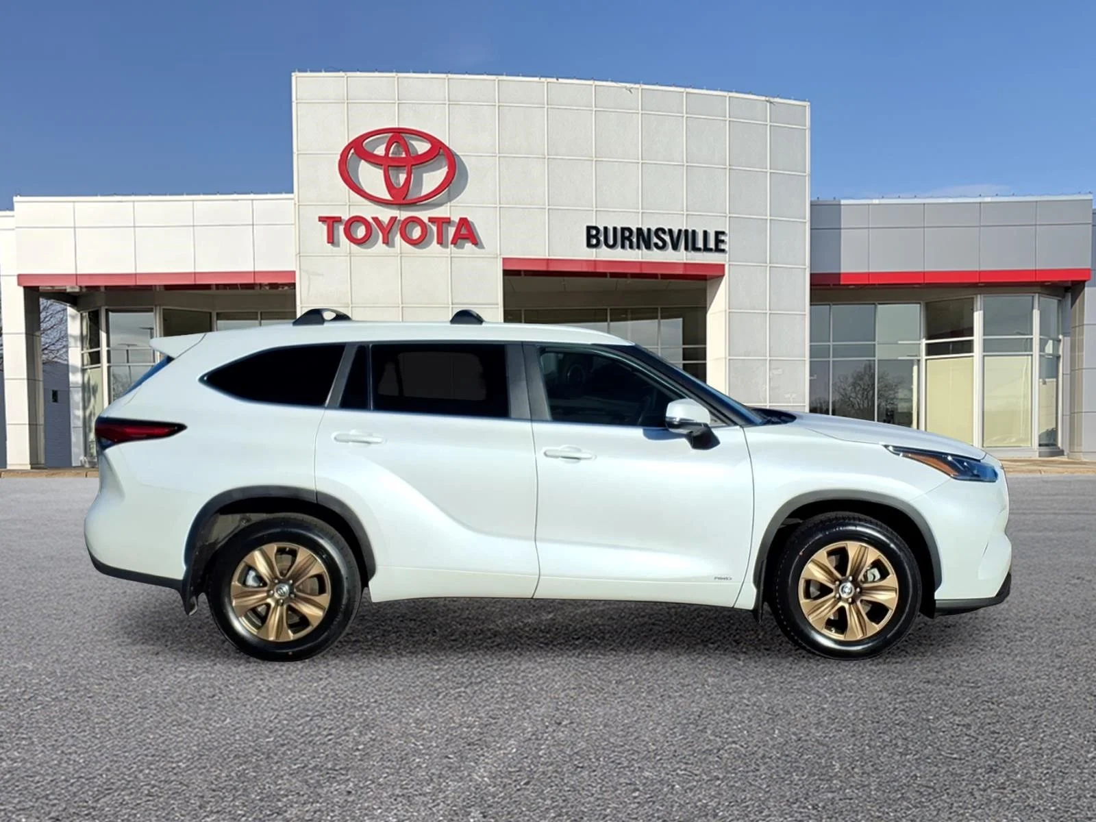 Certified 2023 Toyota Highlander Bronze Edition with VIN 5TDABRCH9PS578562 for sale in Burnsville, Minnesota