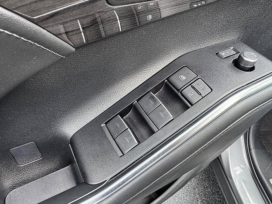 Used 2025 Heavy Metal Toyota Hybrid Platinum image 10