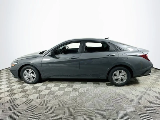 New 2026 Hyundai ELANTRA SE