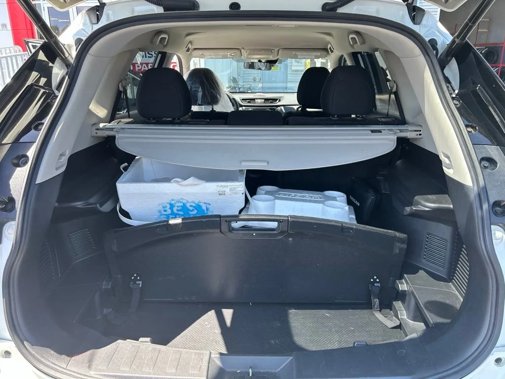 Used 2020 White Nissan SV image 13