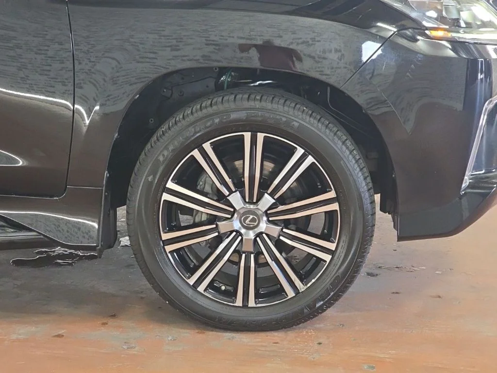Used 2019 Black Onyx Lexus 570 image 9