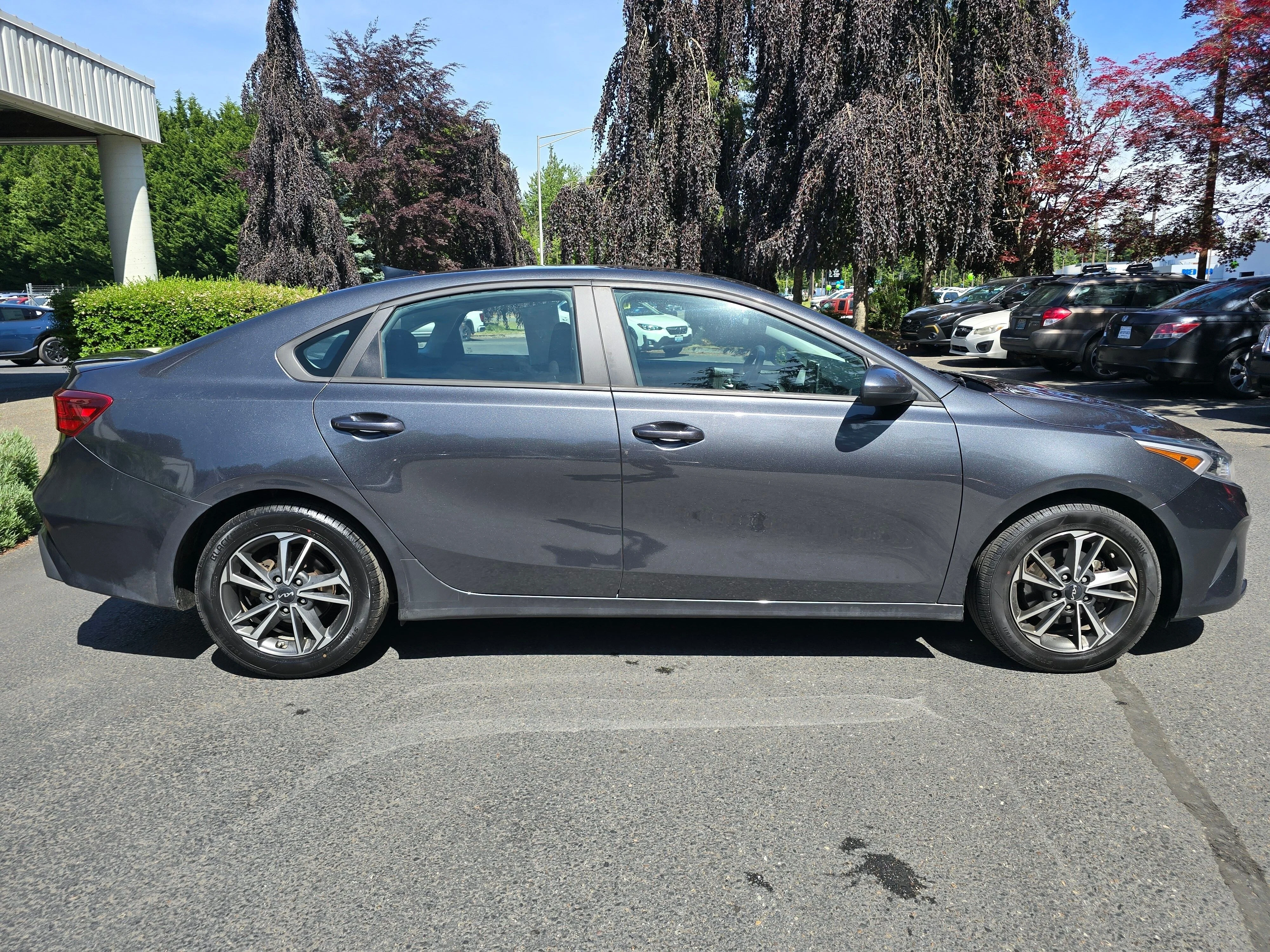 Used 2023 Gray Kia LXS image 3