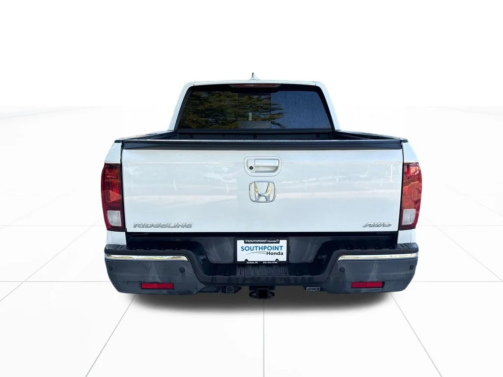 Certified Used 2020 Platinum White Pearl Honda RTL-E image 6