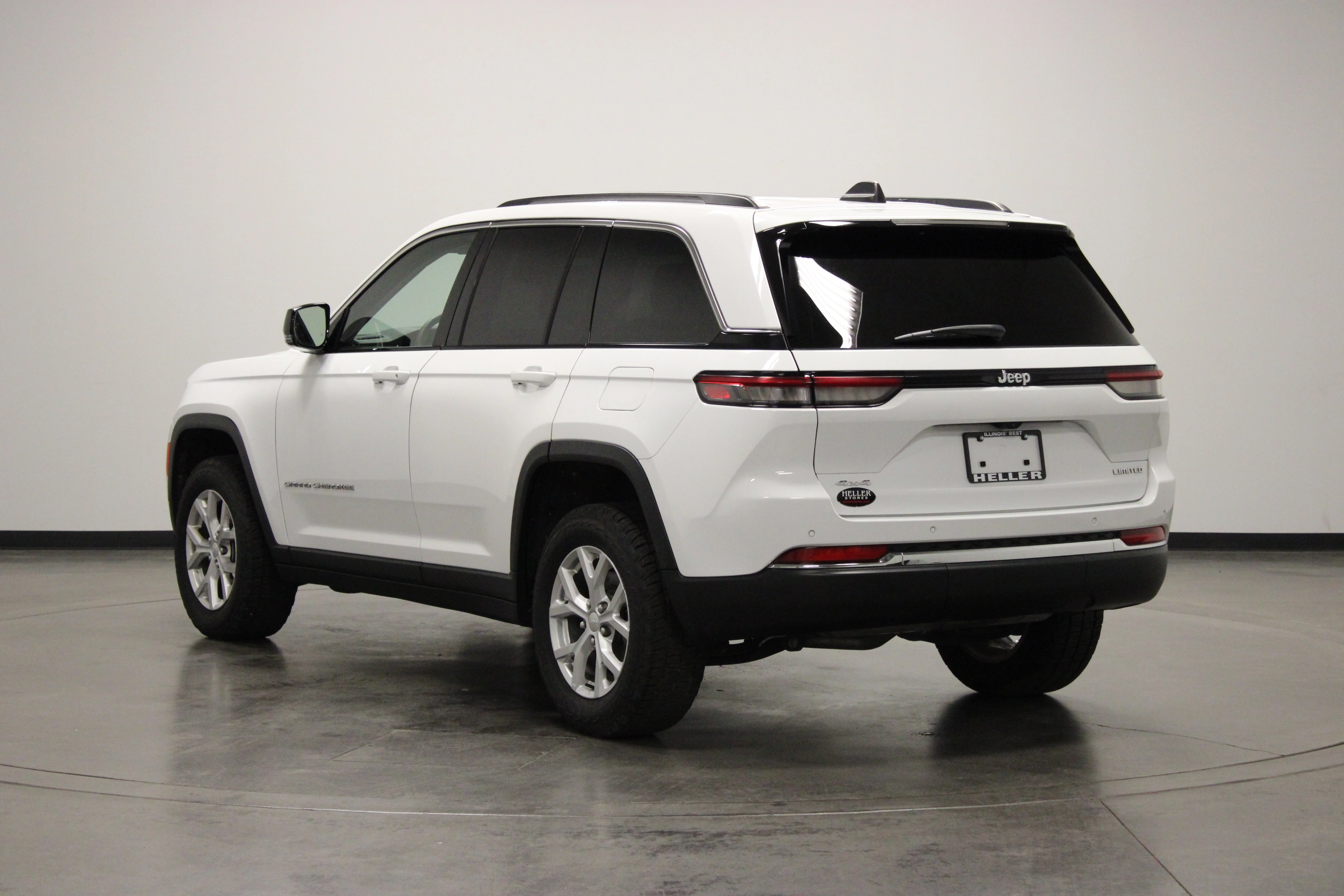 Used 2023 Bright White Clearcoat Jeep Limited image 6