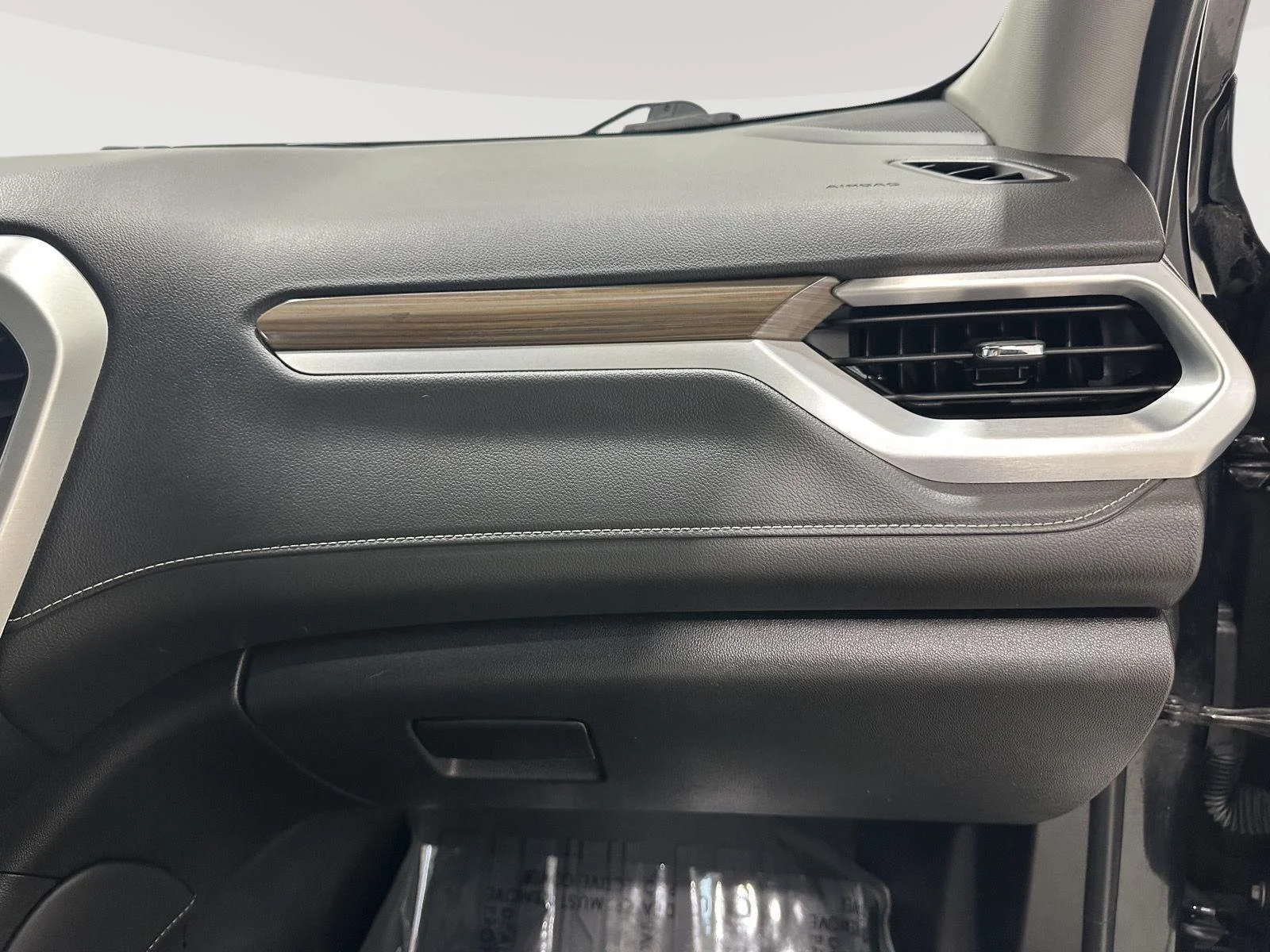 Used 2022 Ebony Twilight Metallic GMC SLE image 25