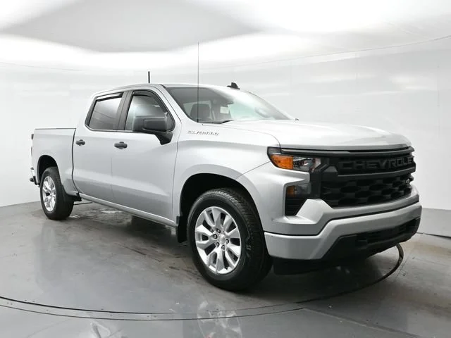 Used 2022 SILVER ICE METALLIC Chevrolet Custom image 1
