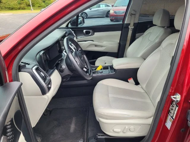 Used 2023 Red Kia S image 10