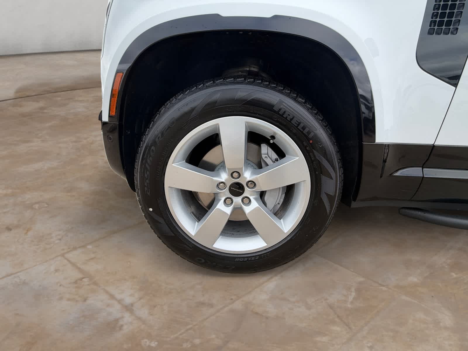 New 2026 Fuji White Land Rover X-Dynamic SE image 14