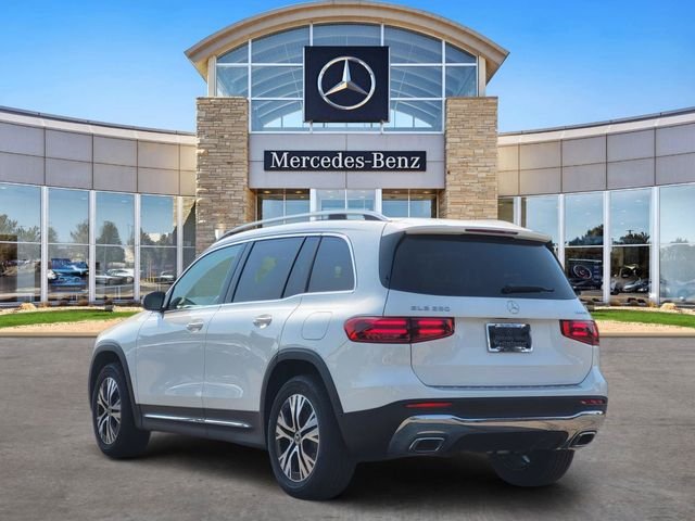 New 2026 Polar White Mercedes-Benz GLB 250 image 3