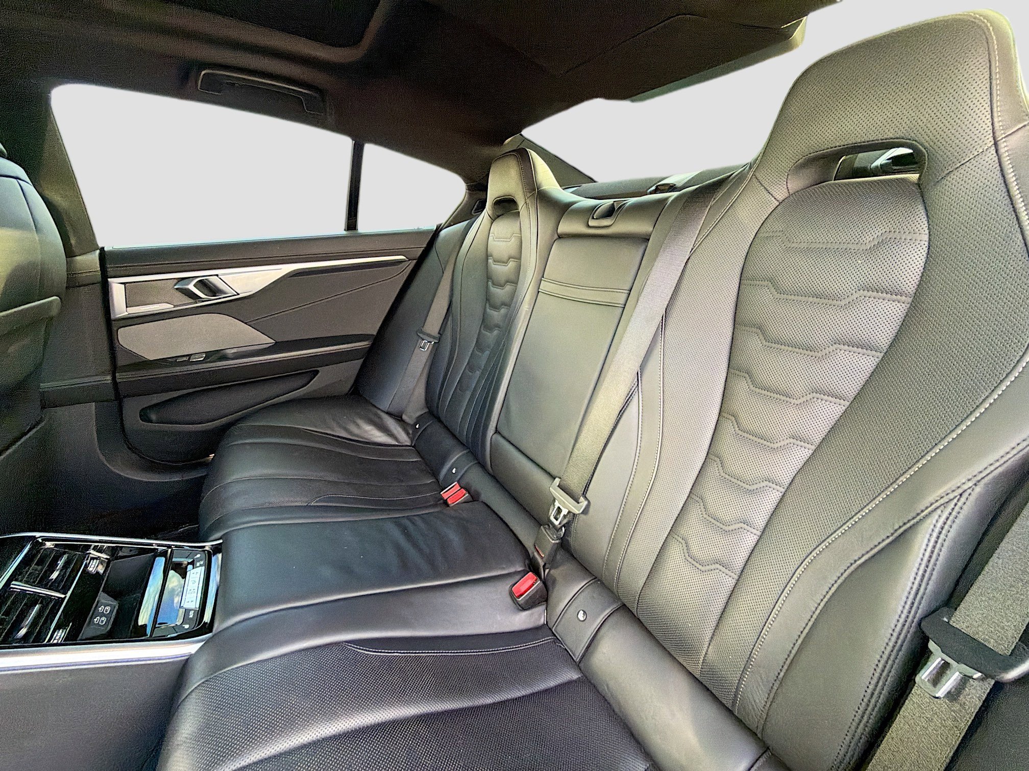 Used 2022 Black Sapphire Metallic BMW M850i image 21
