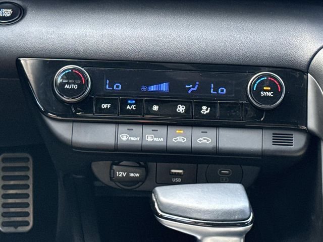 Used 2025  Hyundai SEL Sport image 19