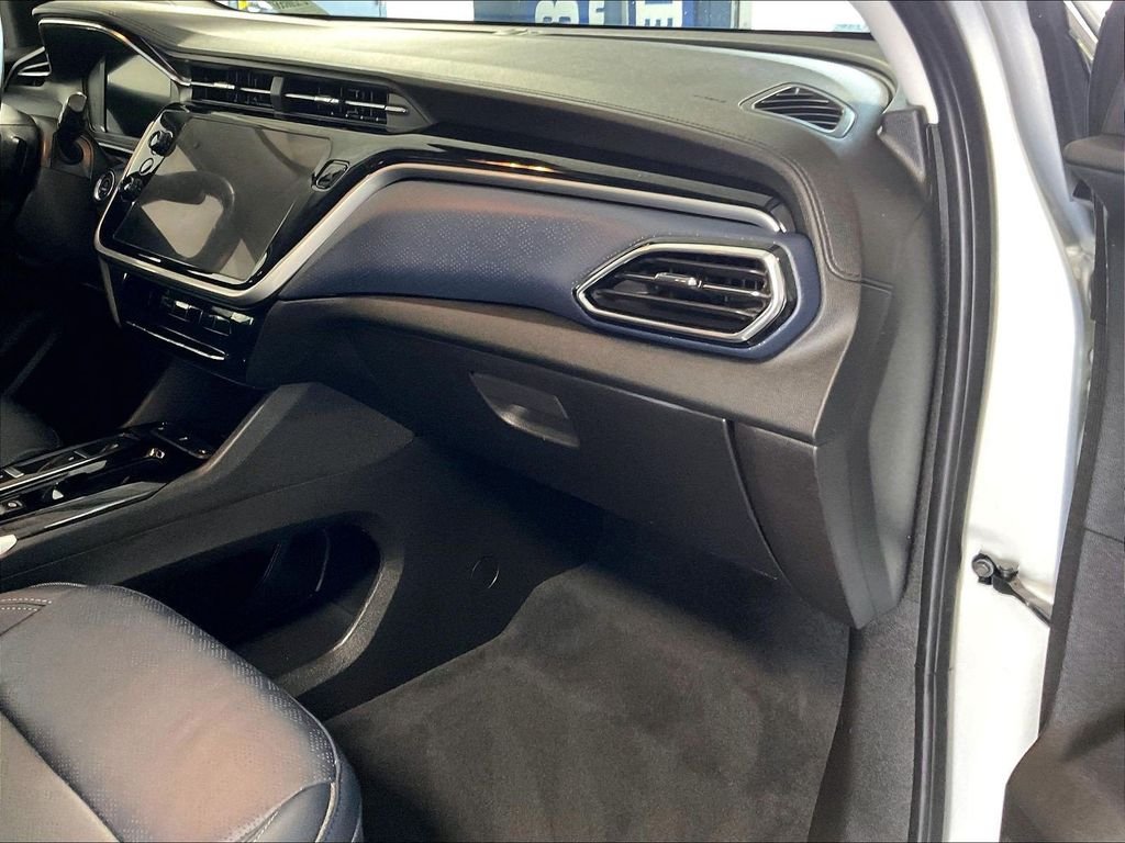 Used 2023 Silver Chevrolet Premier image 13