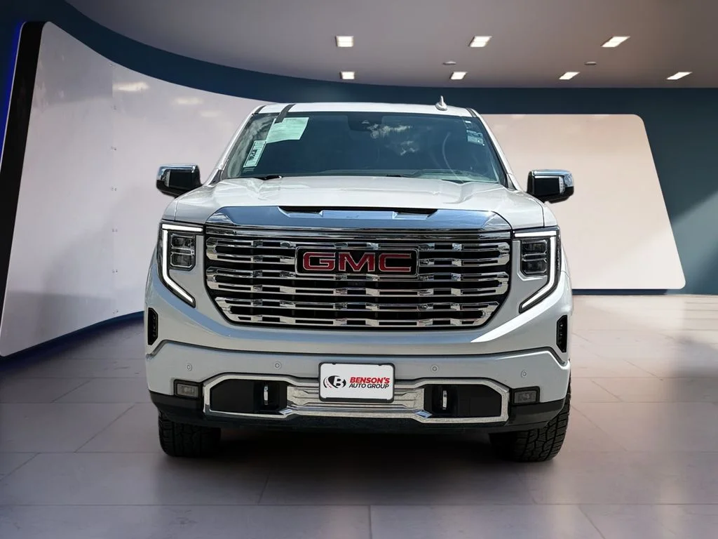 Used 2024 White GMC Denali image 8