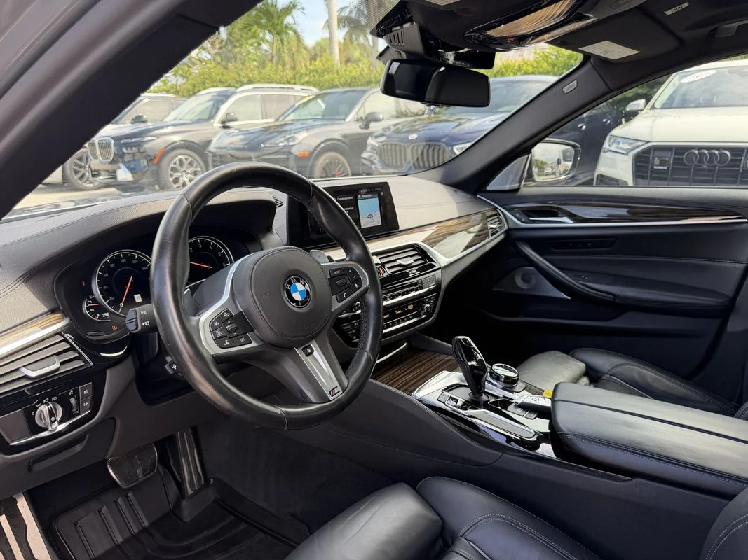 Used 2018  BMW M550i xDrive image 8