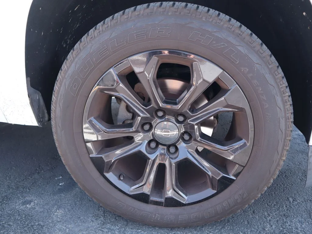 Used 2017 White Chevrolet Premier image 19