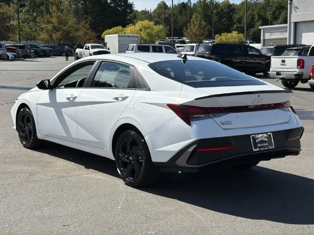 Used 2026 White Hyundai SEL Sport image 11