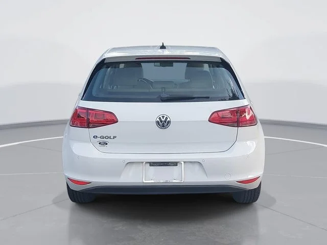 Used 2015 White Volkswagen SEL Premium image 4