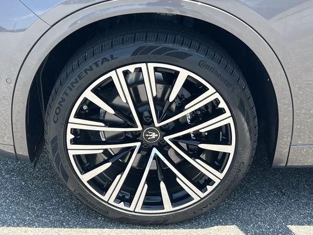Used 2023  Maserati Modena image 41