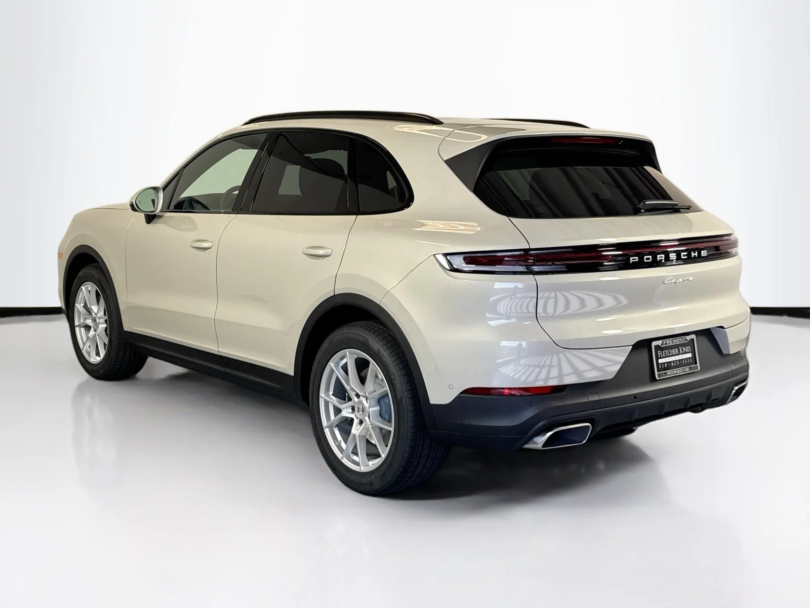 Used 2026 Chasmere Beige Porsche  image 3