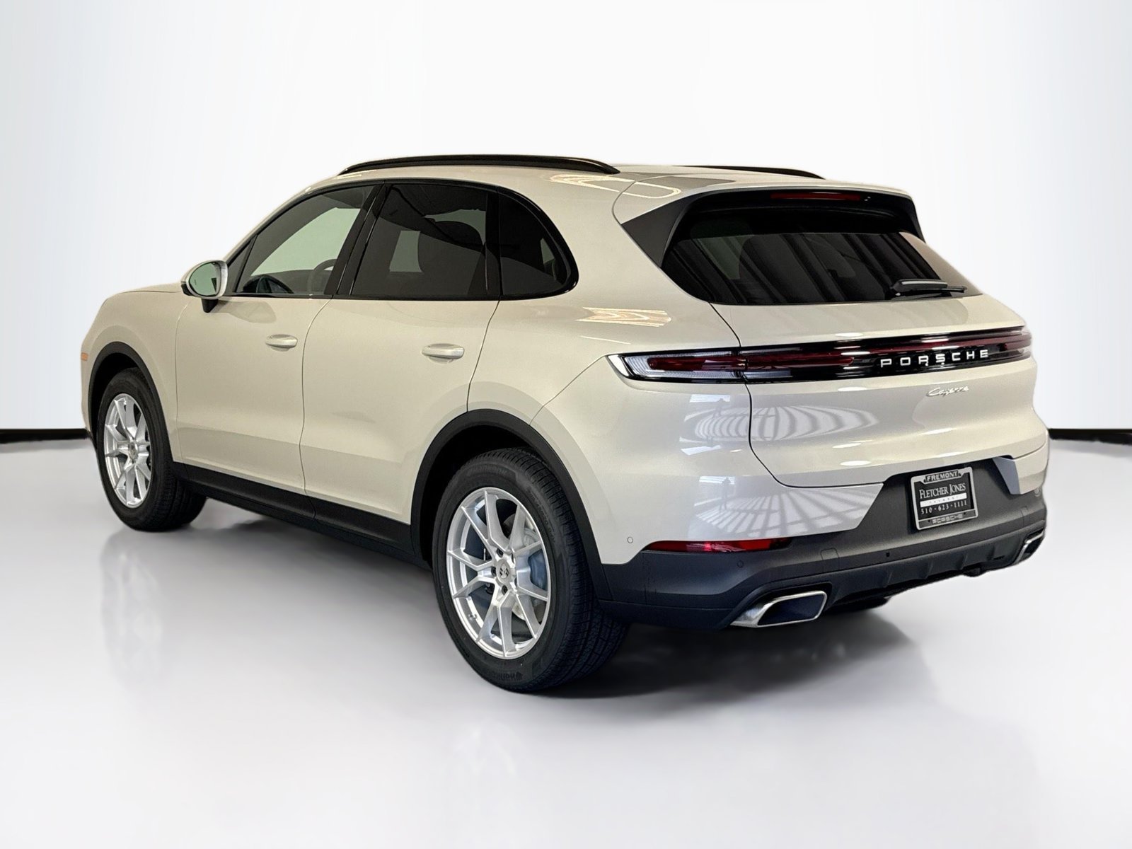 Used 2026 Chasmere Beige Porsche  image 3