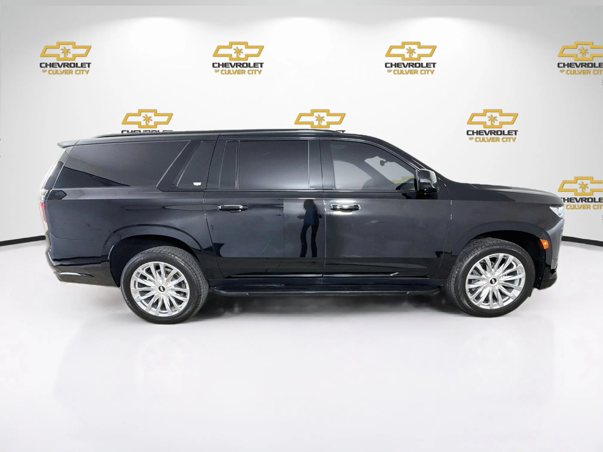 Used 2023 BLACK RAVEN Cadillac 4WD Sport image 9