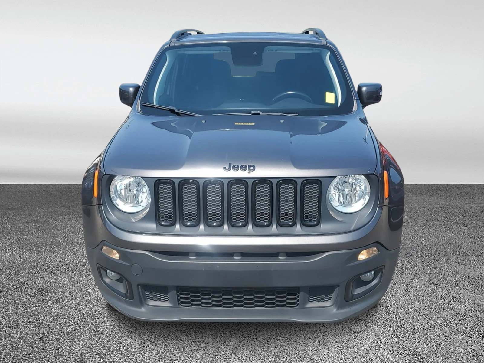 Used 2018 Granite Crystal Metallic Clearcoat Jeep Altitude image 2