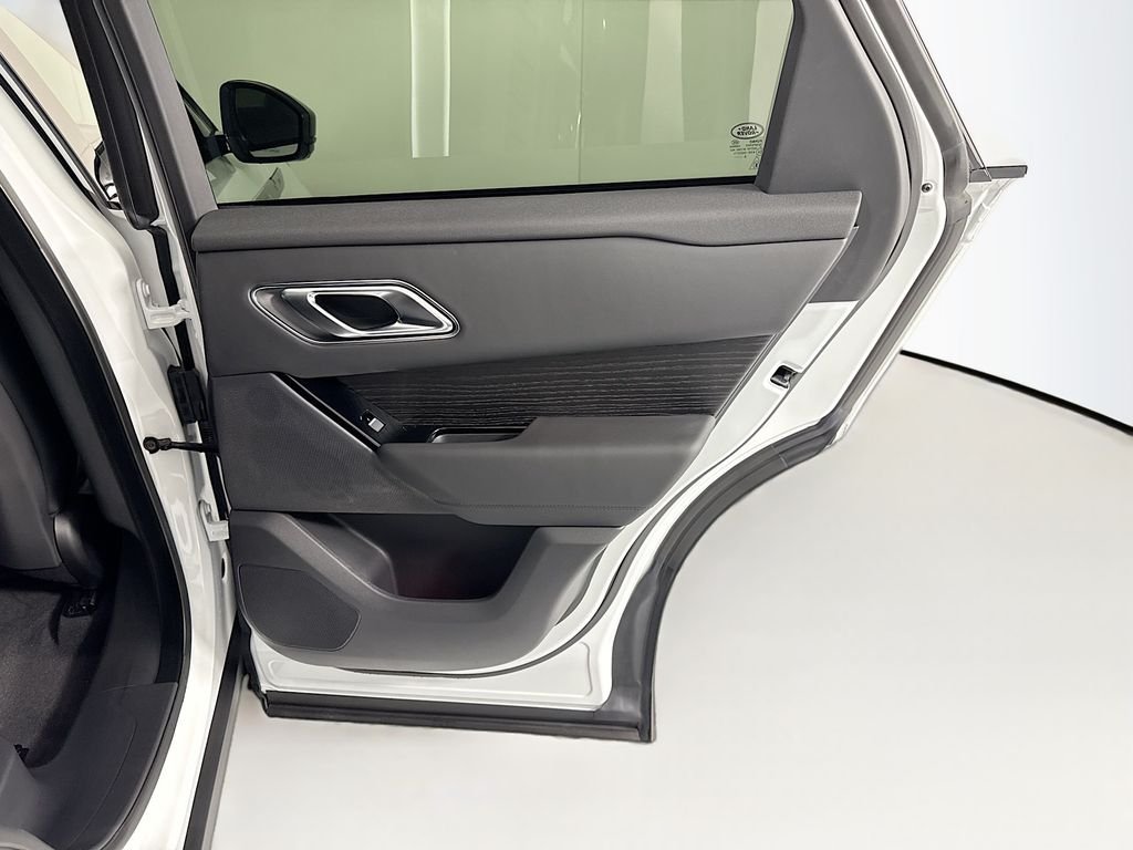 Used 2026 Fuji White Land Rover S image 27