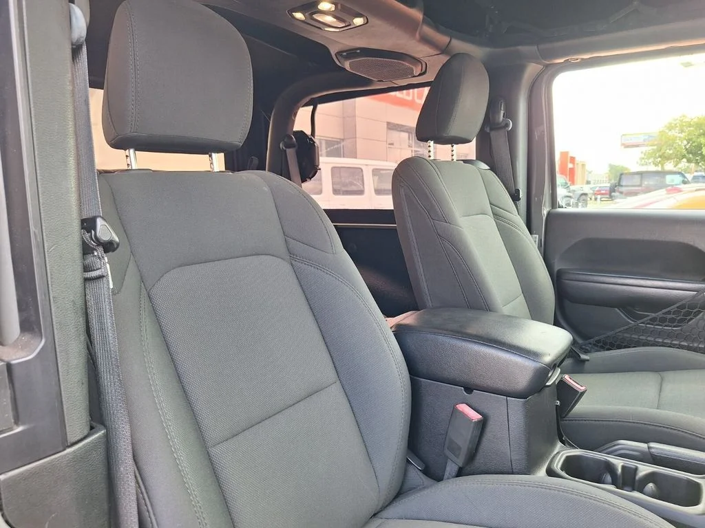 Used 2020 Gray Jeep Sport S image 23