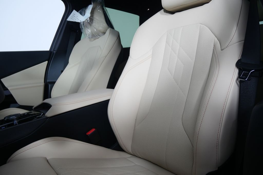Used 2026 Skyscraper Grey Metallic BMW 30 xDrive image 10