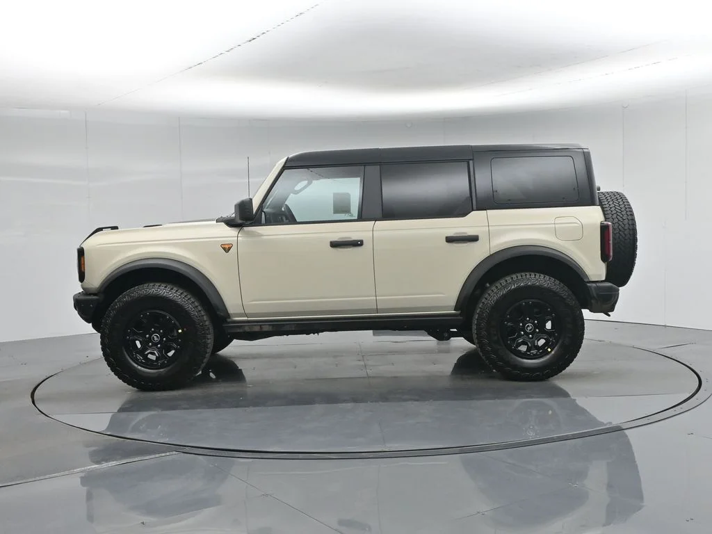 New 2026 Desert Sand Ford Badlands image 28