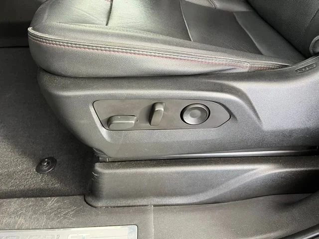 Used 2022 Empire Beige Metallic Chevrolet RST image 19