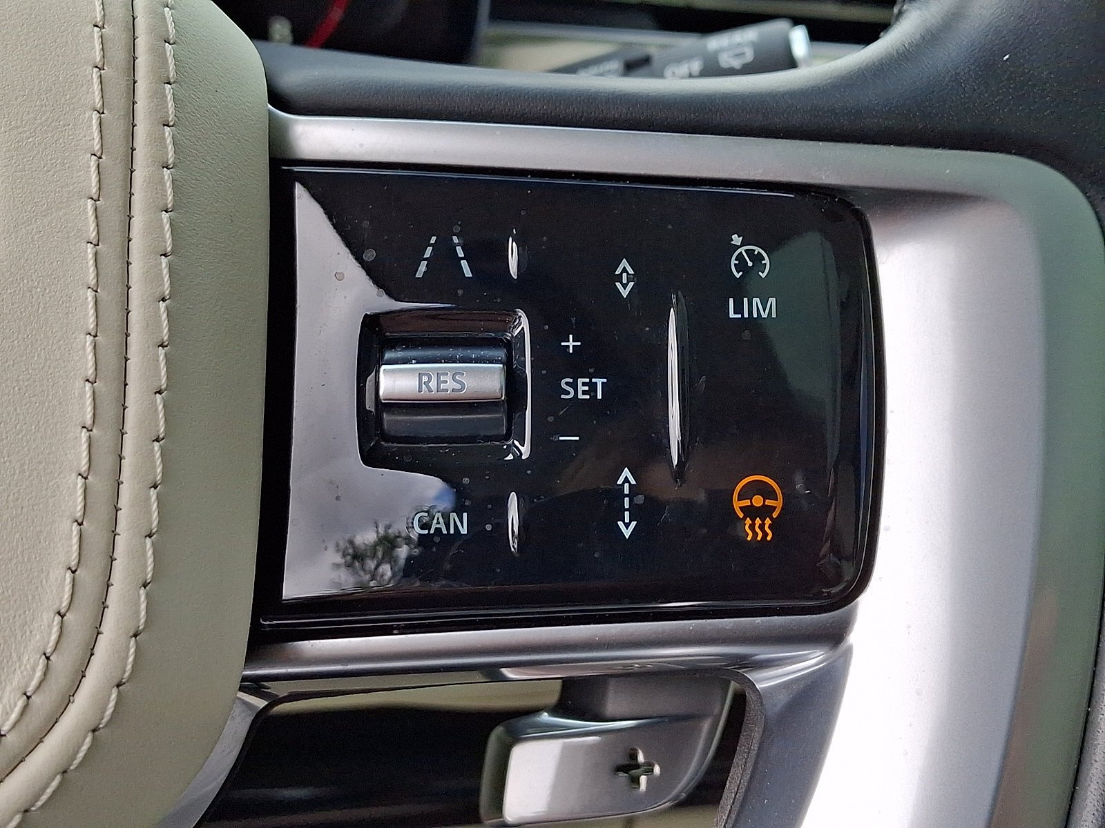 Certified Used 2025 Santorini Black Metallic   1Ag Land Rover Autobiography image 35