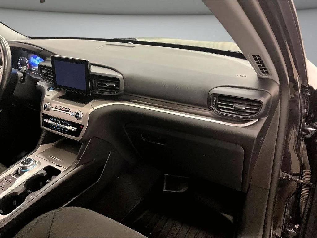Used 2021 Black Ford XLT image 27