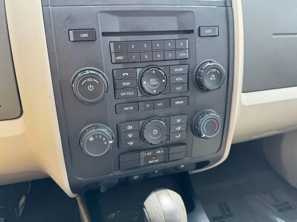 Used 2011 Blue Flame Metallic Ford XLS image 18