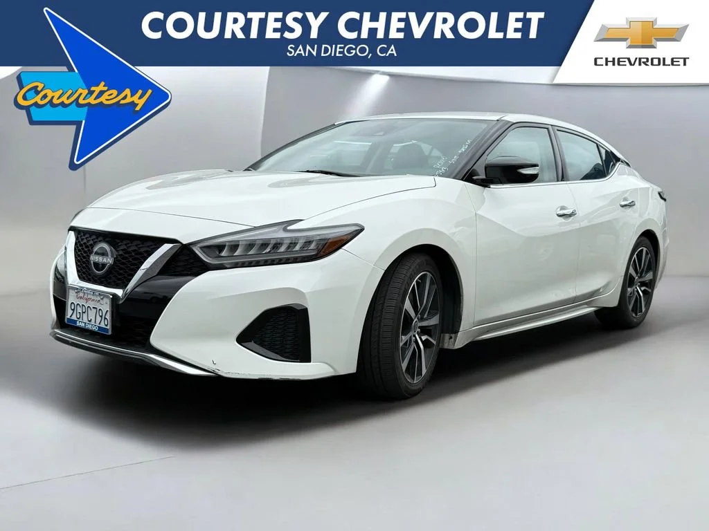 2023 Nissan Maxima SV's photo