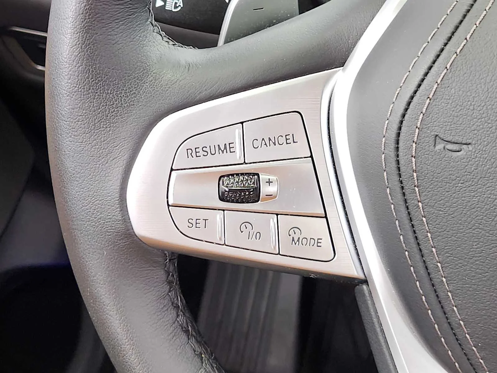 Used 2024 Skyscraper Grey Metallic BMW xDrive40i image 25