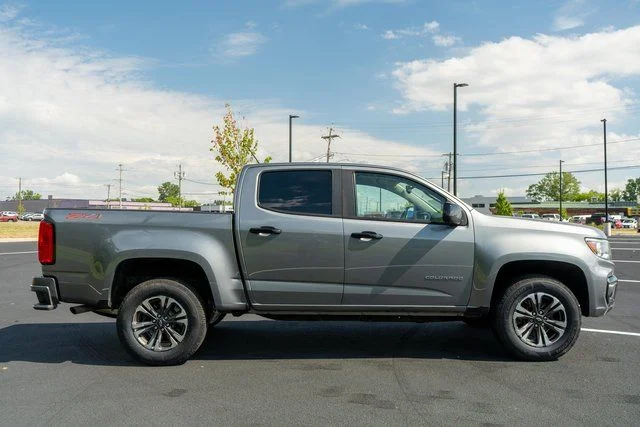 Used 2021 Gray Chevrolet Z71 image 5
