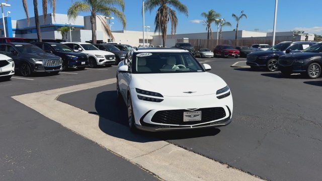 Used 2023 White Genesis Performance image 3