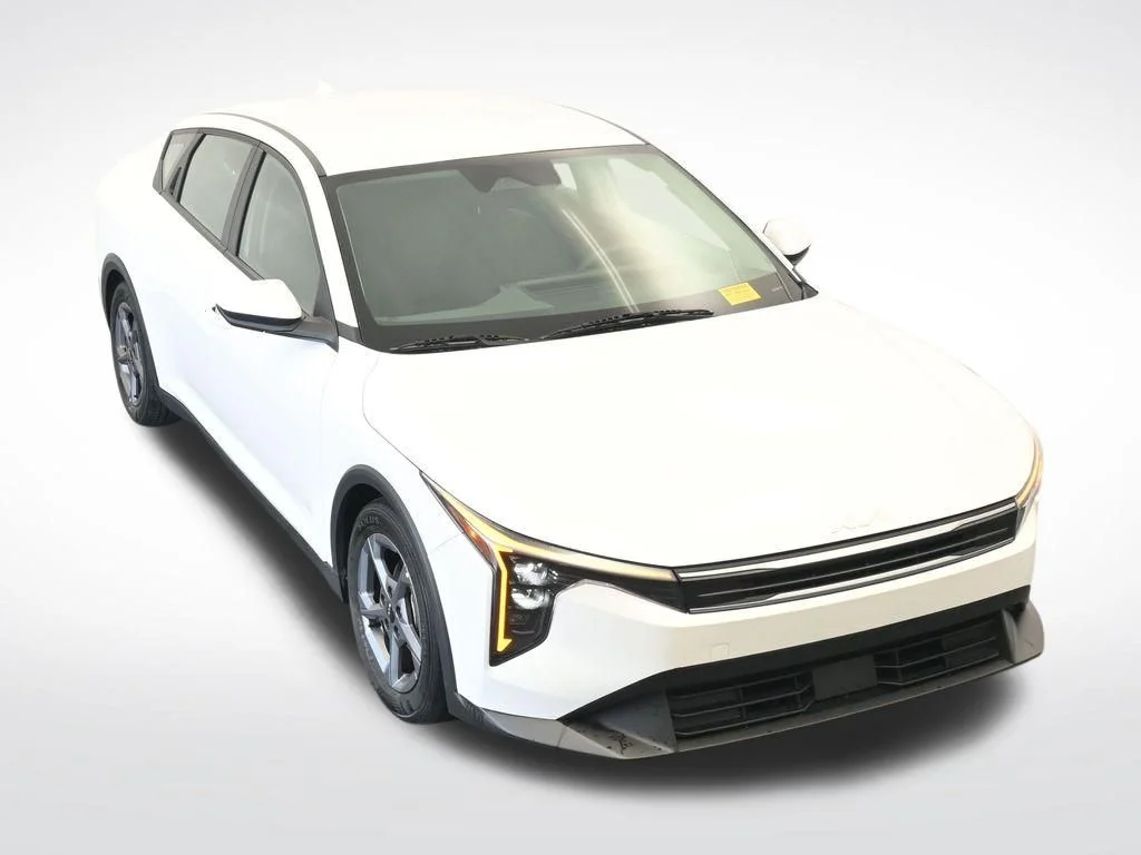 2025 Kia K4 LXS - Photo 22