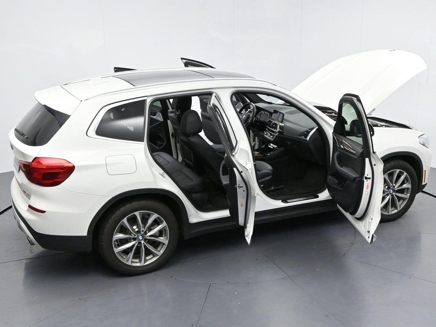 Used 2019 Alpine White BMW sDrive30i image 37