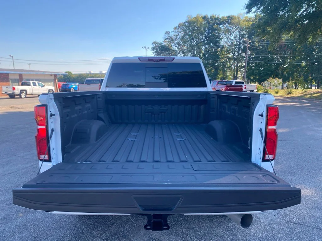 Used 2025 Summit White Chevrolet High Country image 37