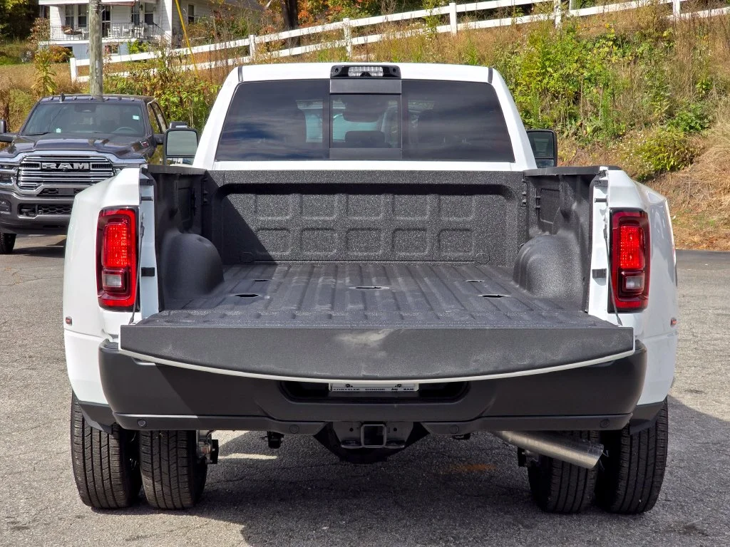New 2027 White Ram Tradesman image 13