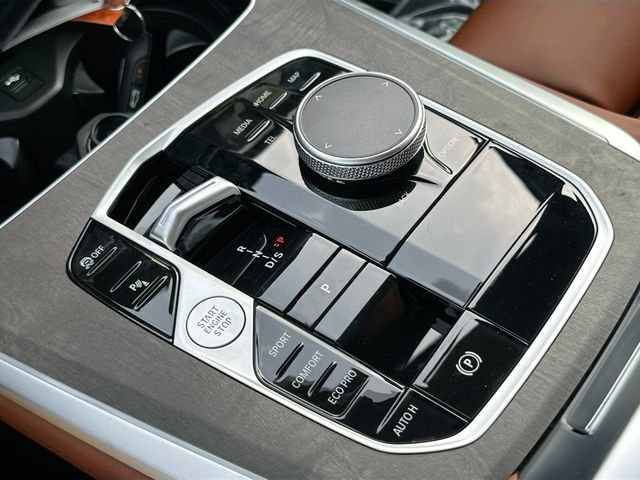 New 2026 White BMW sDrive40i image 13