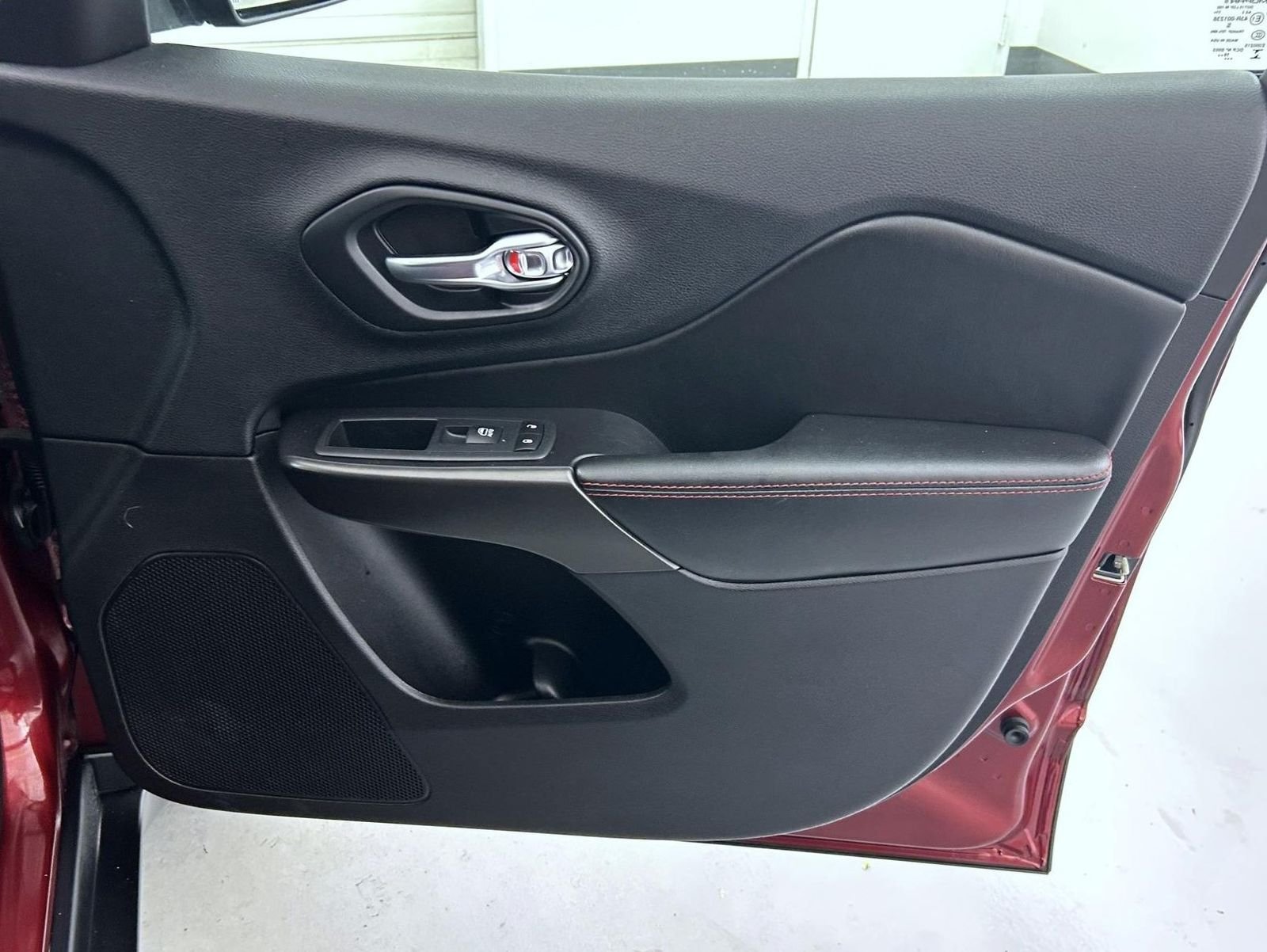 Used 2020 Red Jeep Trailhawk image 16
