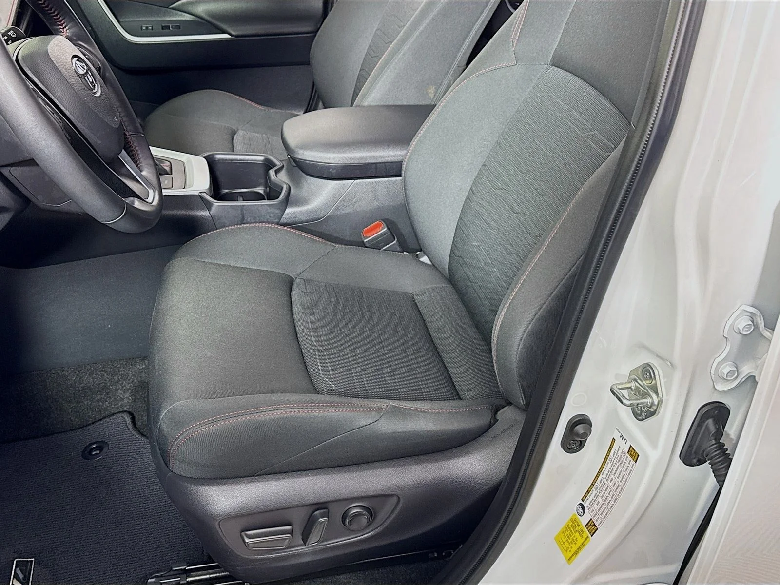 Used 2023 White Toyota SE image 18