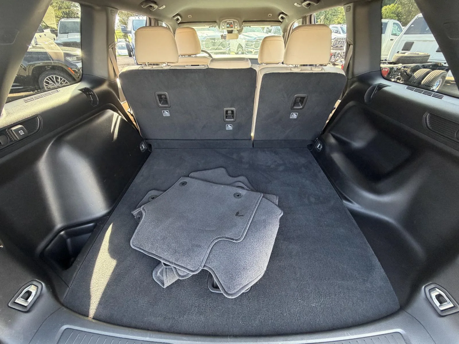 Used 2025 Bright White Clearcoat Jeep Limited image 19