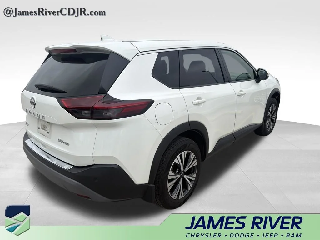 Used 2022 White Nissan SV image 6