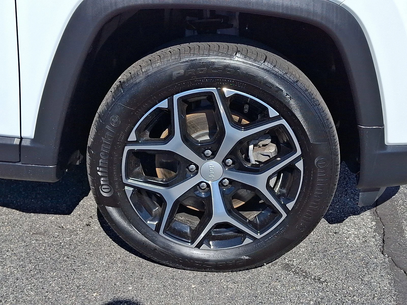 Certified Used 2024 Bright White Clearcoat Jeep Limited image 9
