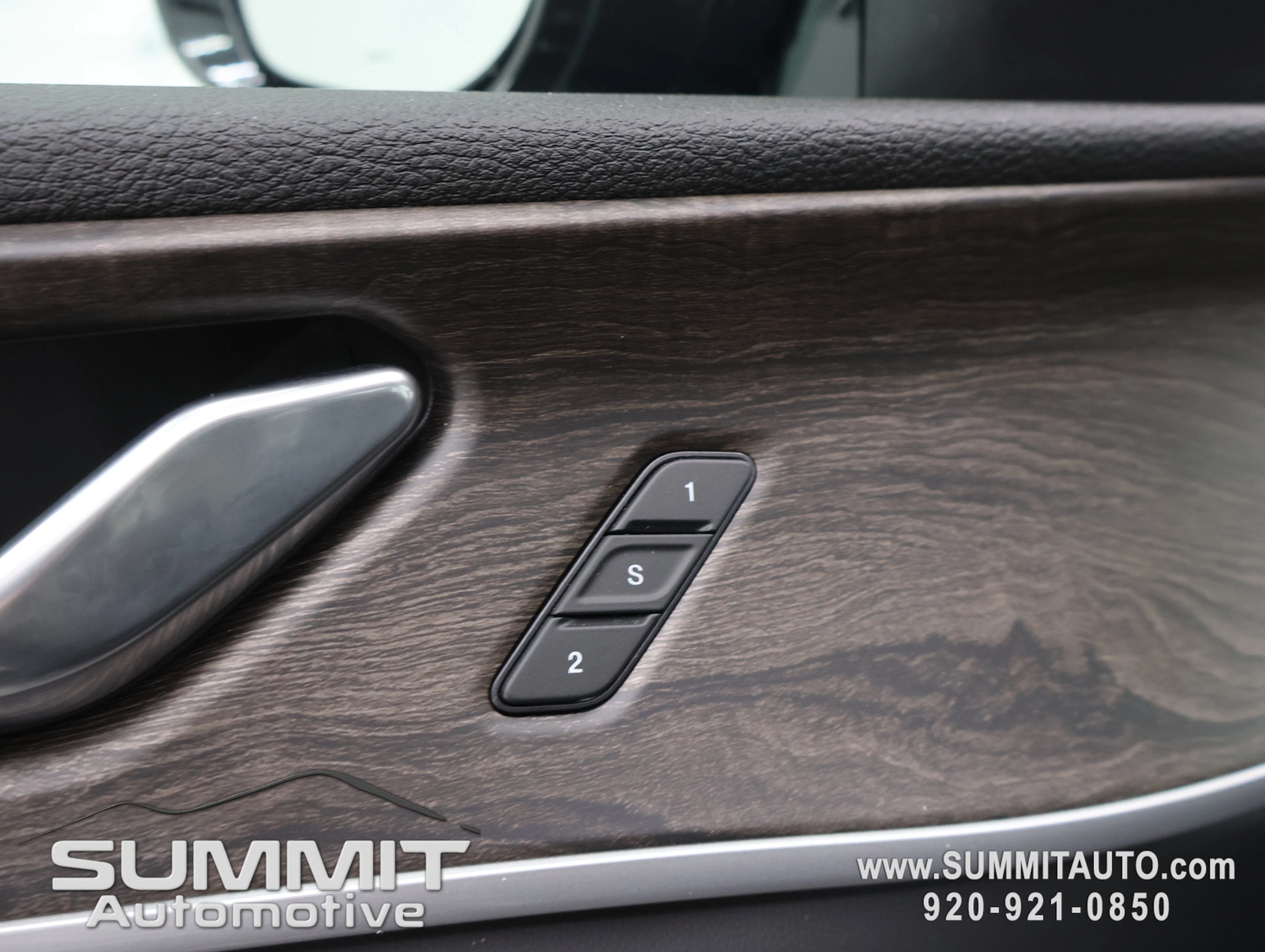 New 2026 Diamond Black Crystal Pearlcoat Jeep Limited image 48