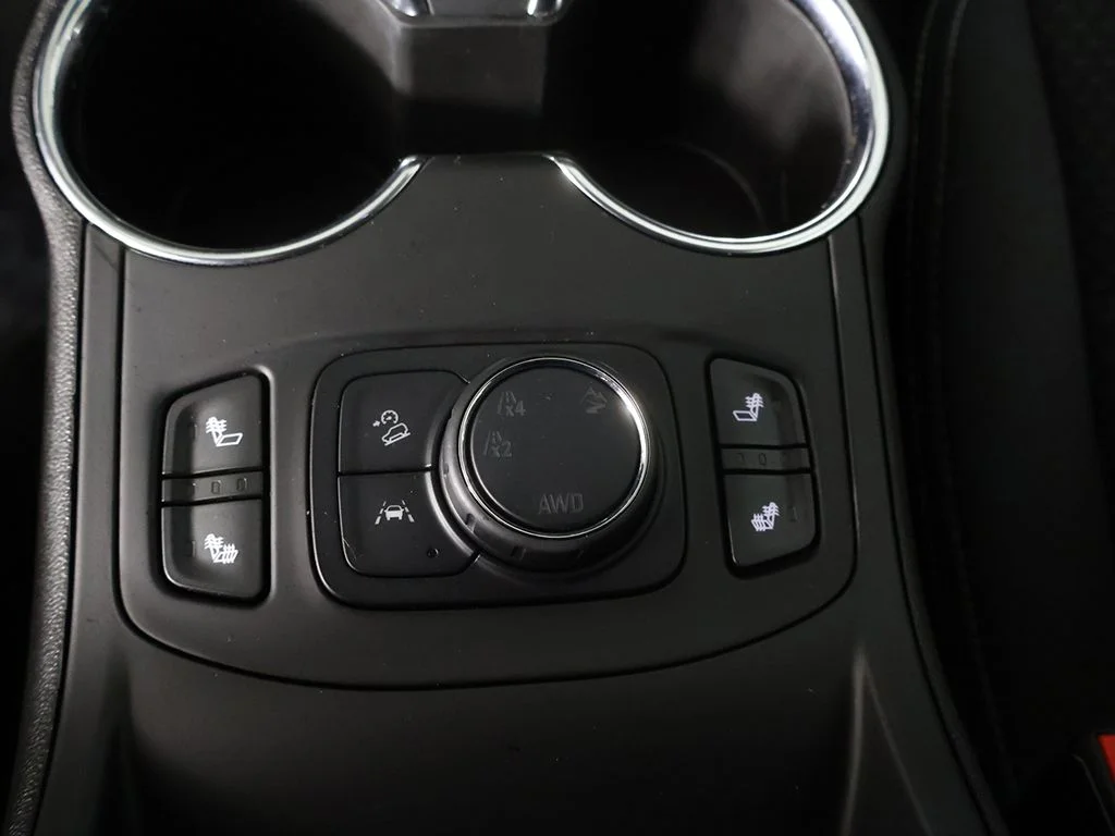 Used 2023 Silver GMC SLE image 44